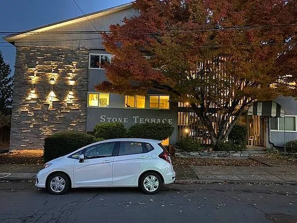 2 bed, 960 sqft, $1,500 — Photo 2