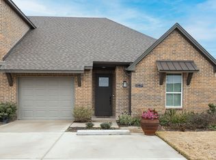 8229 Heritage Glen Dr, Red Oak, TX 75154