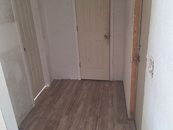 5th image of 111 Pine Tree Dr