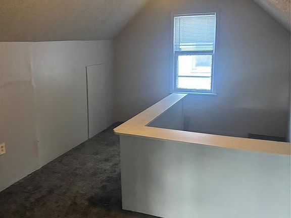 4th image of 18410 Forrer St