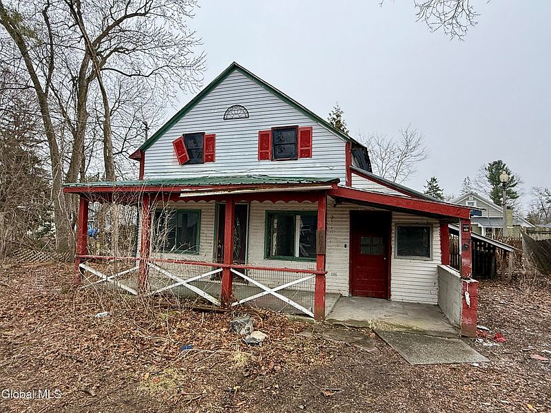 3rd image of 60 Wilson Avenue