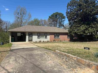 2816 Crouchwood Rd, Little Rock, AR 72207