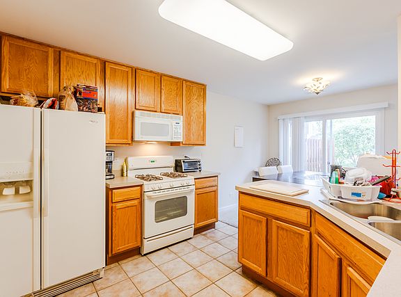 2nd image of 163 W Buckingham Dr