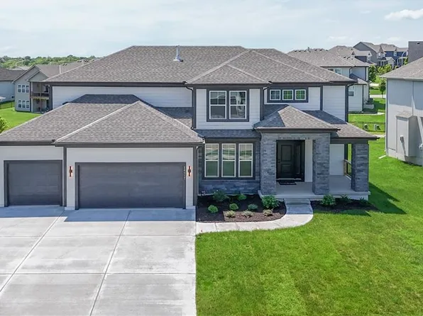 24117 W 58th Pl, Shawnee, KS 66226