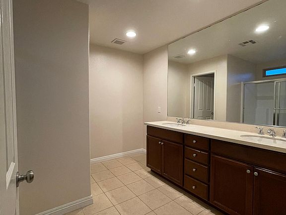 4th image of 433 Merced Ct