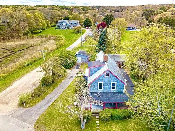 201 Lagoon Pond Rd, Tisbury, MA 02568