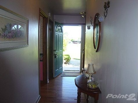 4th image of 1300 Hemphill Ct
