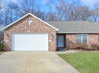 759 Lakepointe Centre Dr, O Fallon, IL 62269