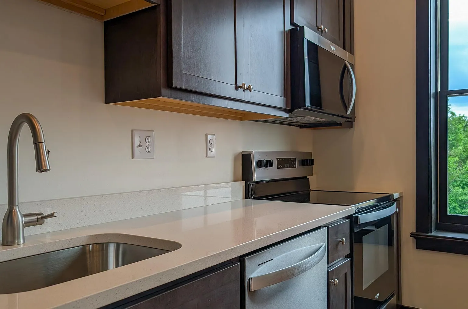 1 bed, $920 — Photo 3