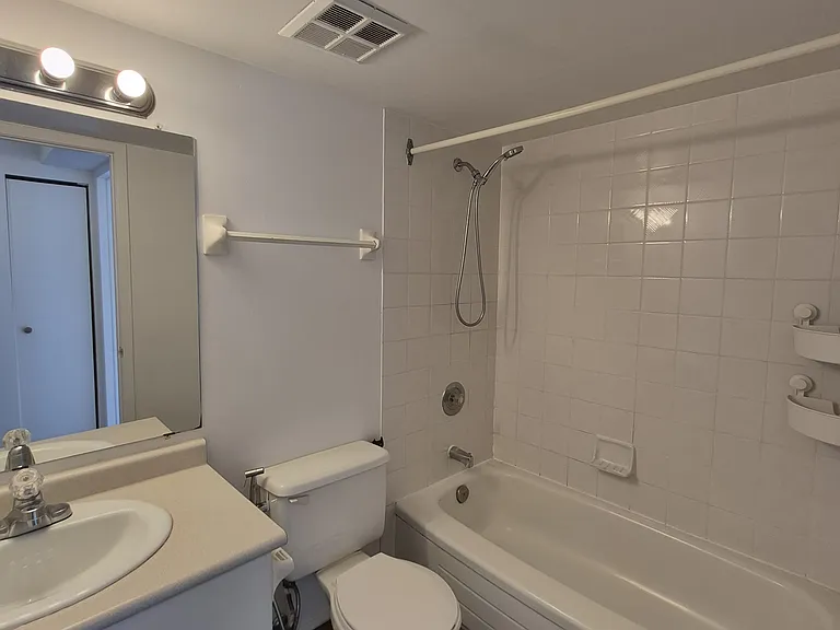 318 Lorry Greenberg Dr #322 — Photo 28