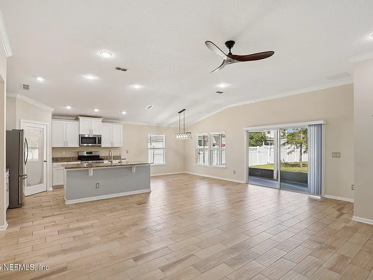 649 Shetland Dr — Photo 23