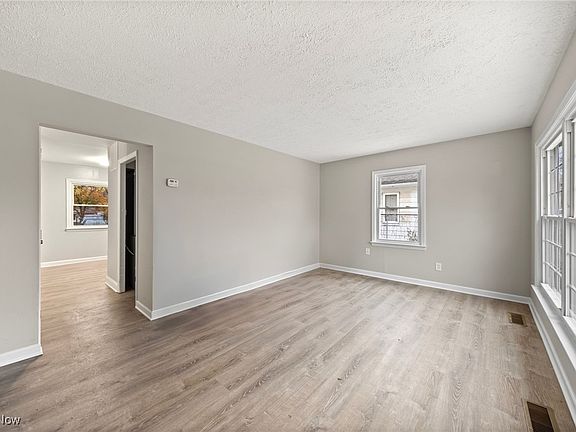 3rd image of 12310 Summerland Ave