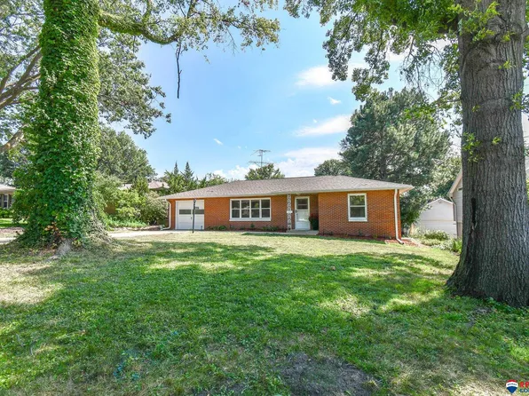 4037 Mohawk St, Lincoln, NE 68510