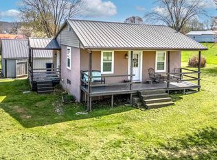 946 Johnson Ave, Olive Hill, KY 41164