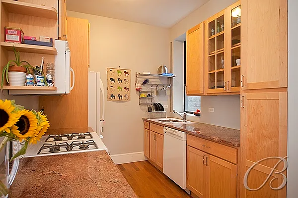 Sold by Bellmarc Realty | media 10