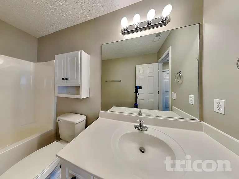 134 Walton Trce S — Photo 19
