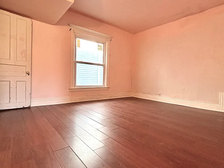 115 Wakefield Ave #1 — Photo 4