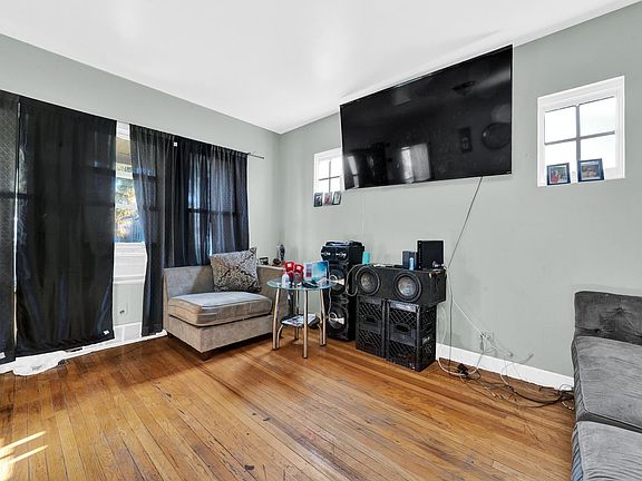 5th image of 5534 S Hoyne Ave