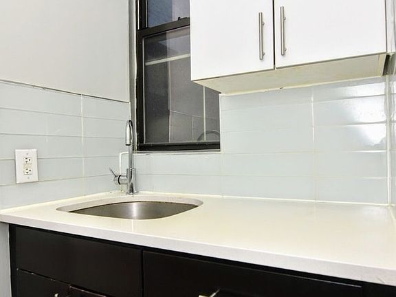 4th image of 523 W 156th St APT 2D