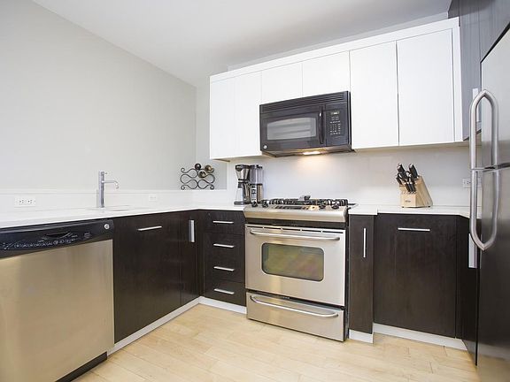 3rd image of 13-11 Jackson Ave #4E