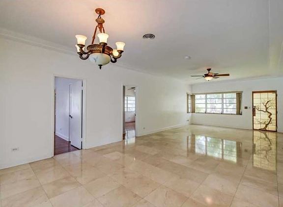 4th image of 303 Fairway Dr