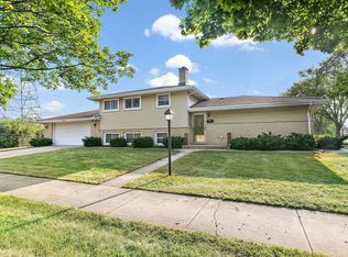 91 E Millers Rd, Des Plaines, IL 60016