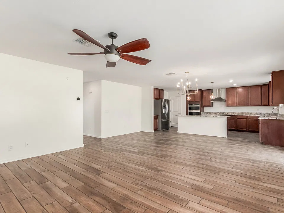 25548 W Euclid Ave