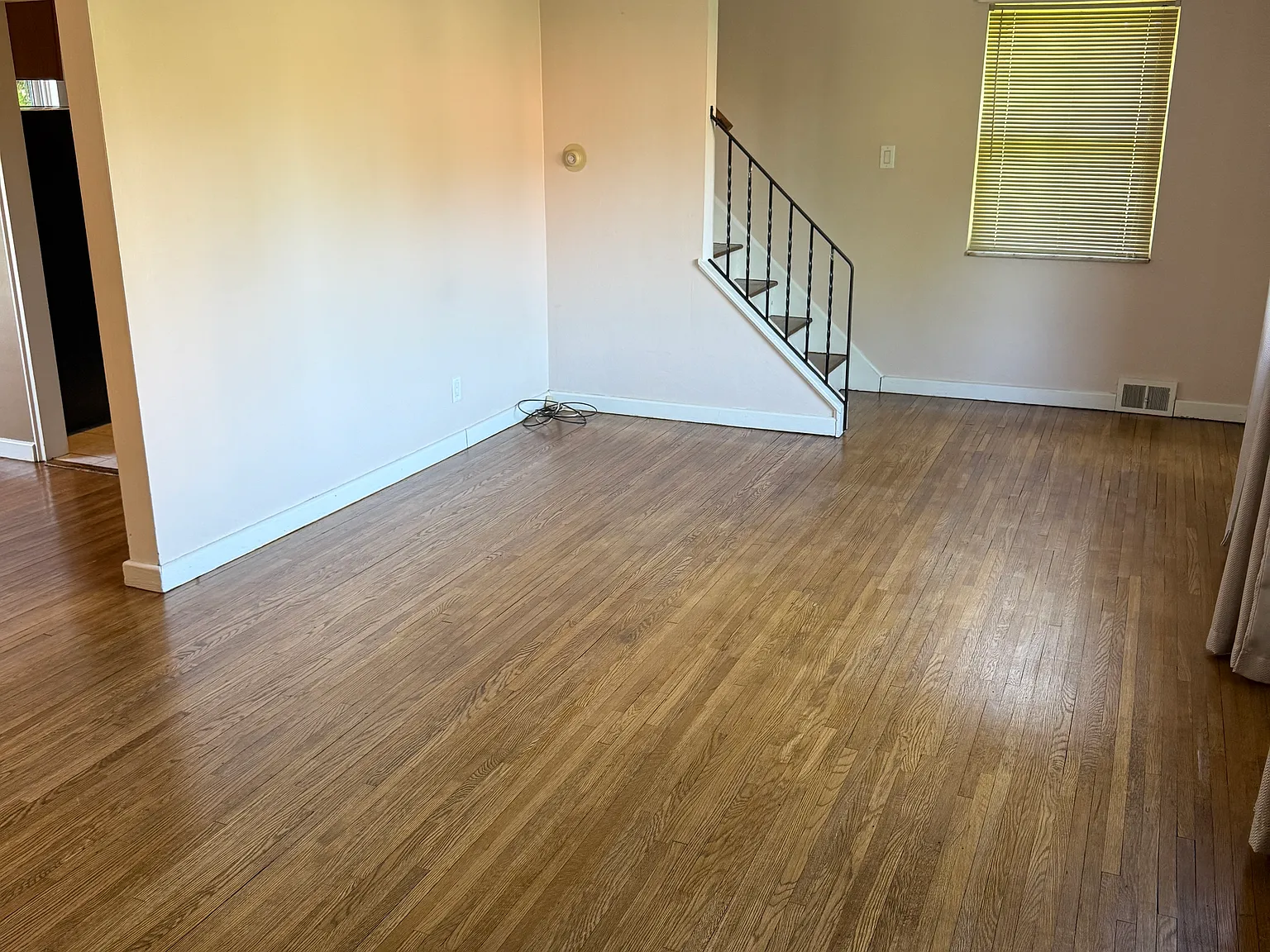 3 bed, 1.5 bath, 1137 sqft, $1,750 — Photo 3