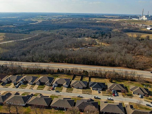 4th image of 3940 S Farm Road 123