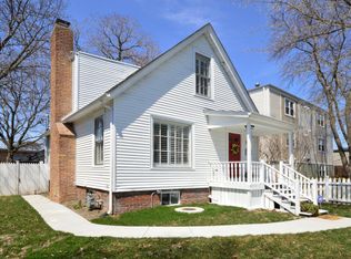 2118 Jackson Ave, Evanston, IL 60201