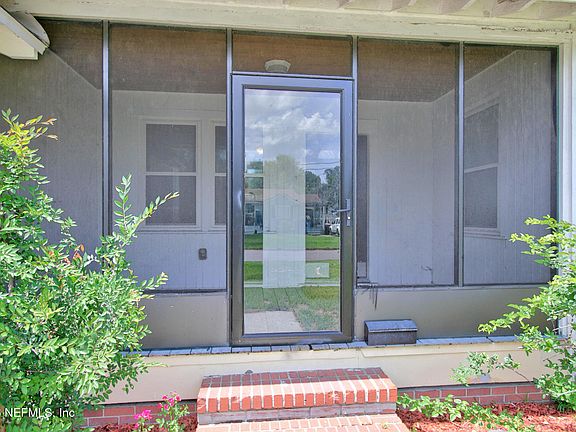 5th image of 3341 SEVILLE Street W