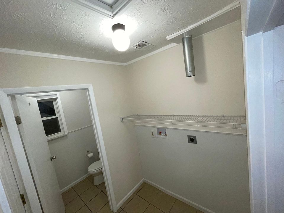Washer dryer hookup and half bath