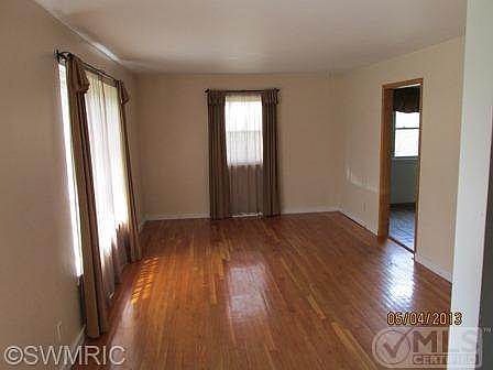 5th image of 20540 Edgewood Dr