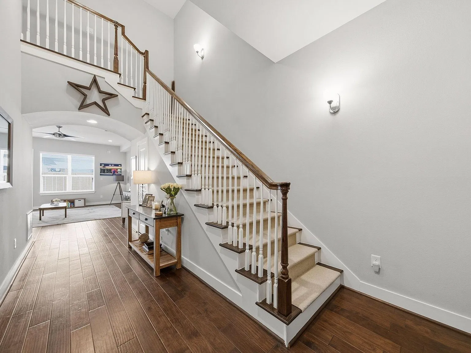 3 bed, 2.5 bath, 2129 sqft, $3,200 — Photo 2