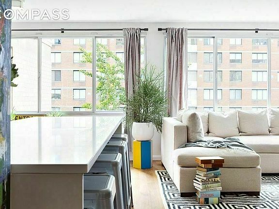5th image of 95 W 95th St APT 27E