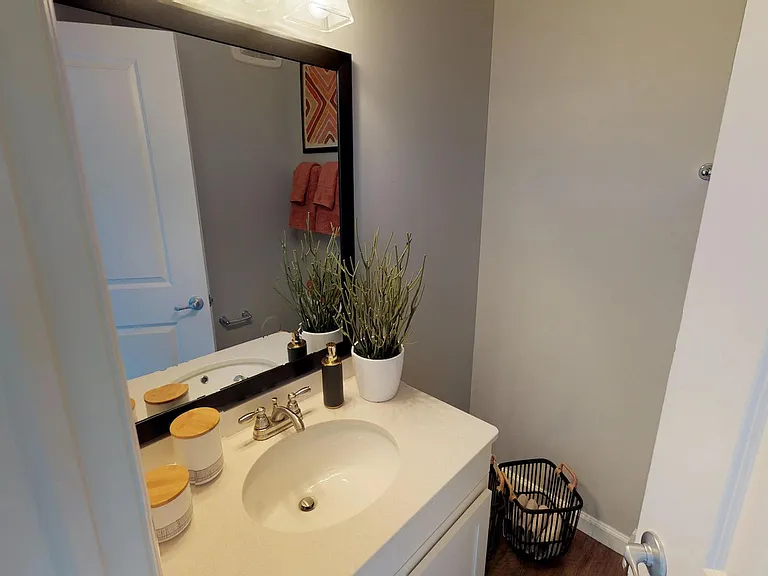 1529 N High St — Photo 35