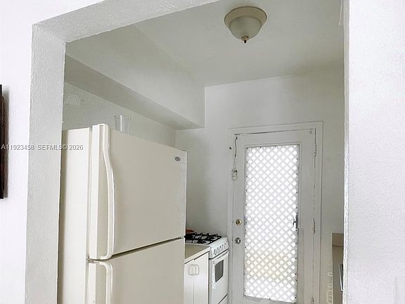 3rd image of 6895 Byron Ave APT 207