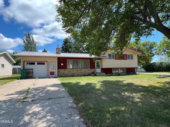 332 5th St NE, Garrison, ND 58540