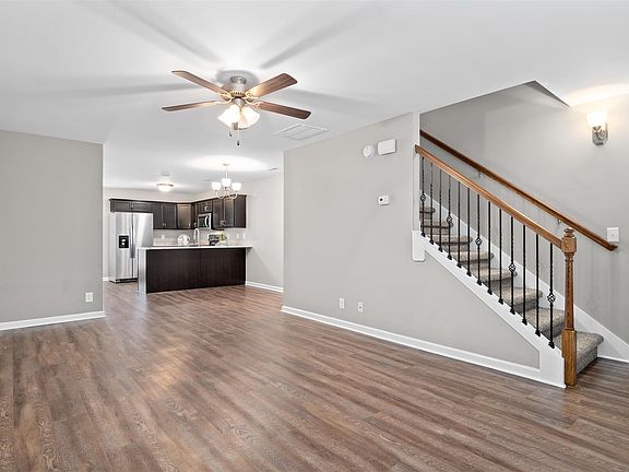 4th image of 228 Alexander Blvd