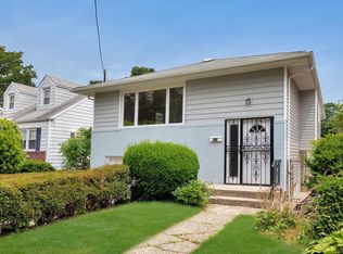 224 Holly Ave, Hempstead, NY 11550