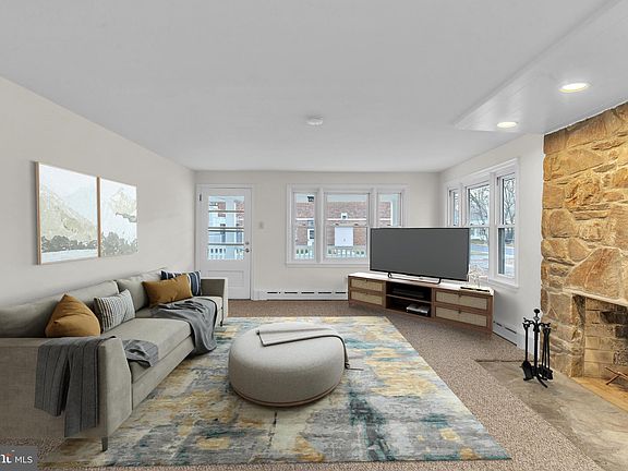 4th image of 125 Whiteland Ave