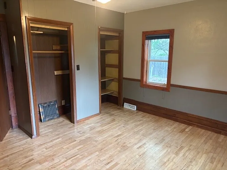327 George St — Photo 13