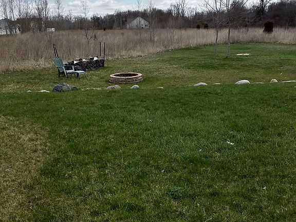 4th image of 1140 Jackson Dr