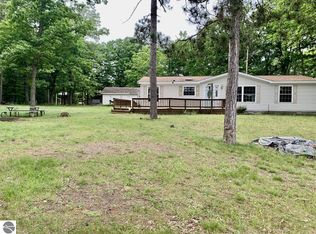 1782 Wolf Ln, Sterling Heights, MI 48310