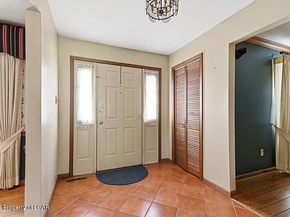 4th image of 107 Eastview Cir