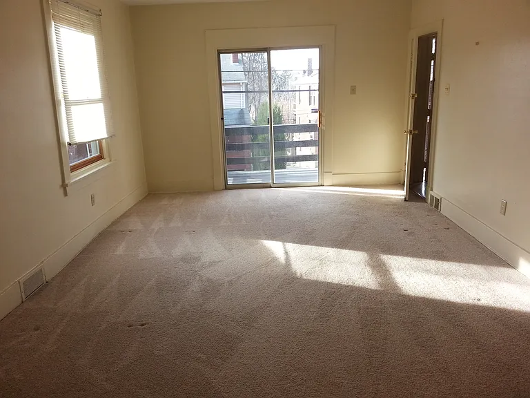341 Kenmont Ave — Photo 2