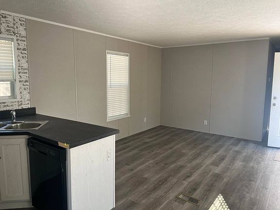 3rd image of 1085 Spring Bay Rd #69