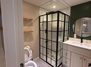 161 Austin St APT 1, Worcester, MA 01609