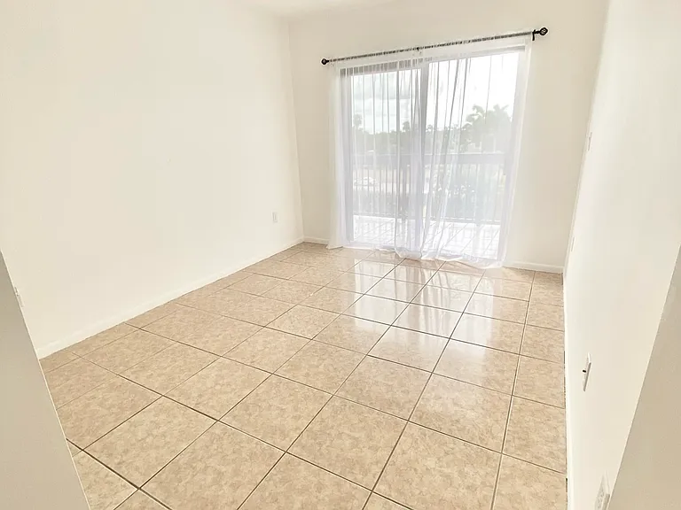 13250 SW 88th Ter N #402 — Photo 4