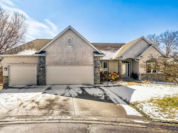 8562 Carson Ct, Inver Grove Heights, MN 55077